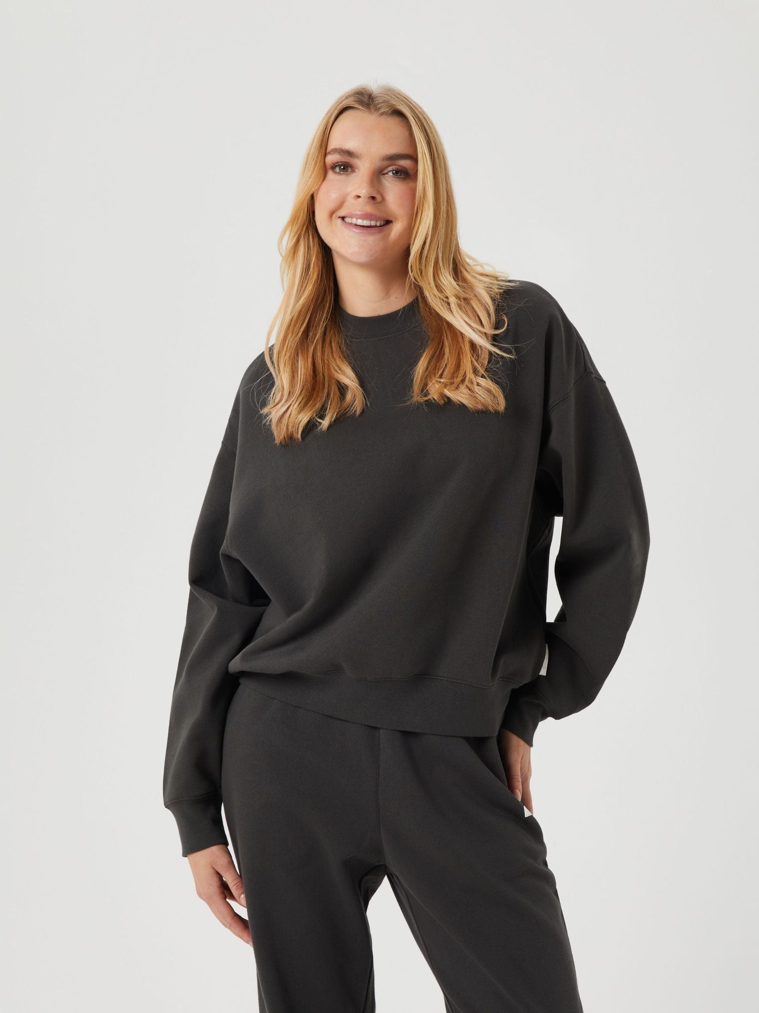 BJÖRN BORG Studio Oversized Crew Peat