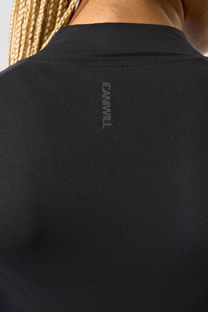 ICIW Define Cropped 1/4 Zip Black/Black