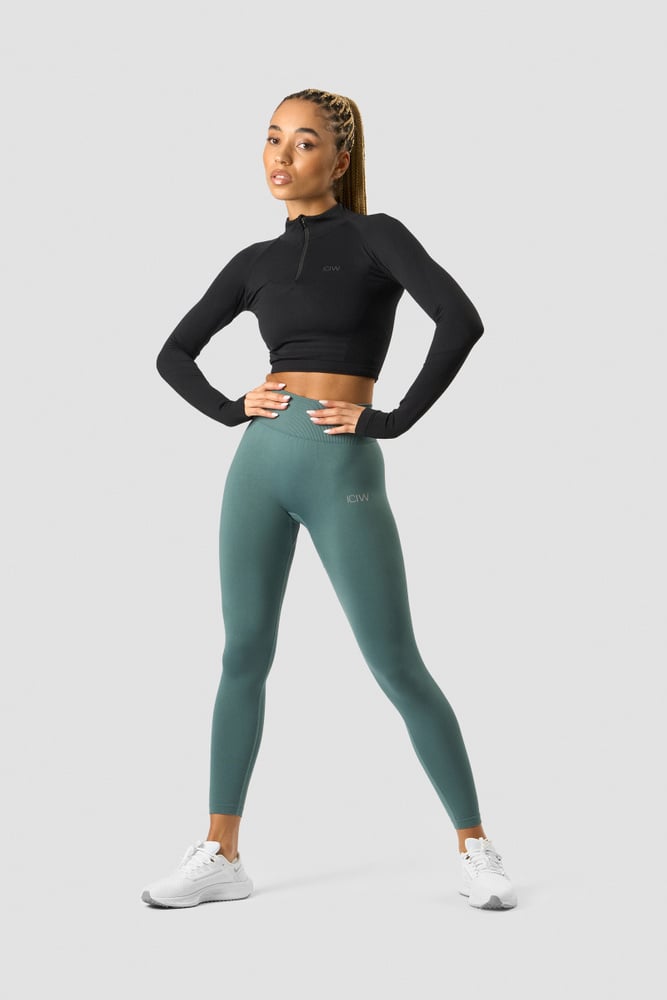 ICIW Define Cropped 1/4 Zip Black/Black