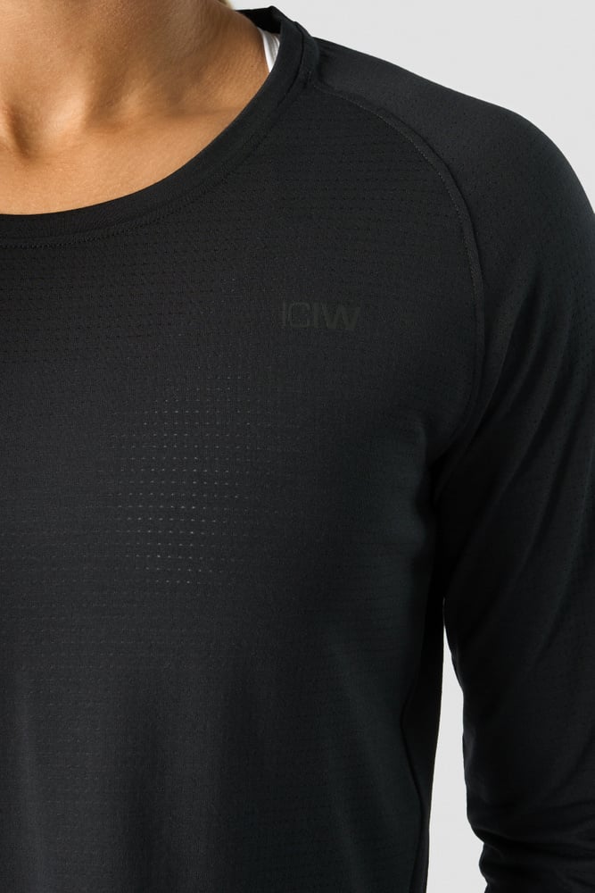 ICIW Stride Cropped Long Sleeve Wmn Black
