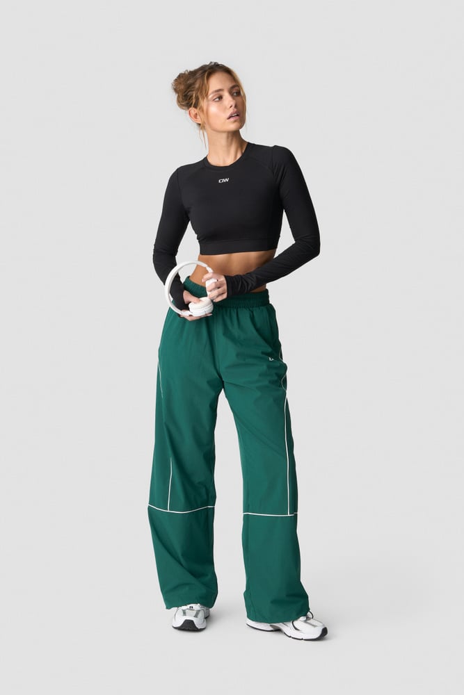 ICIW Contrast Cropped Long Sleeve Black