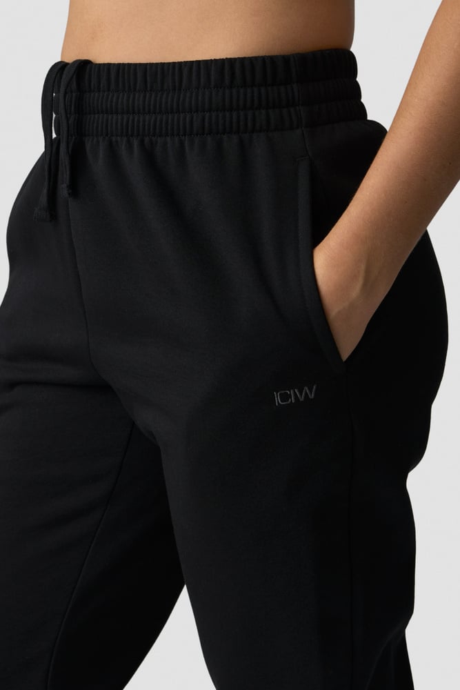 ICIW Everyday Tapered Sweatpants Black