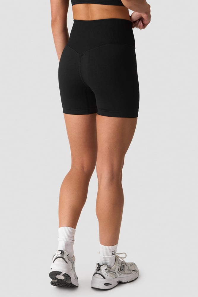 ICIW Define Seamless V-shape Midi Shorts Black