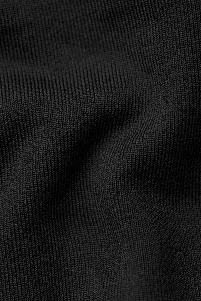 ICIW Define Seamless V-shape Midi Shorts Black