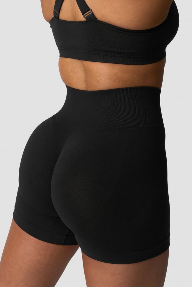 ICIW Smooth Seamless Midi Shorts Black