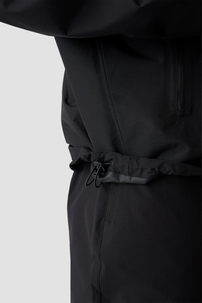 ICIW Essential Shell Jacket Black
