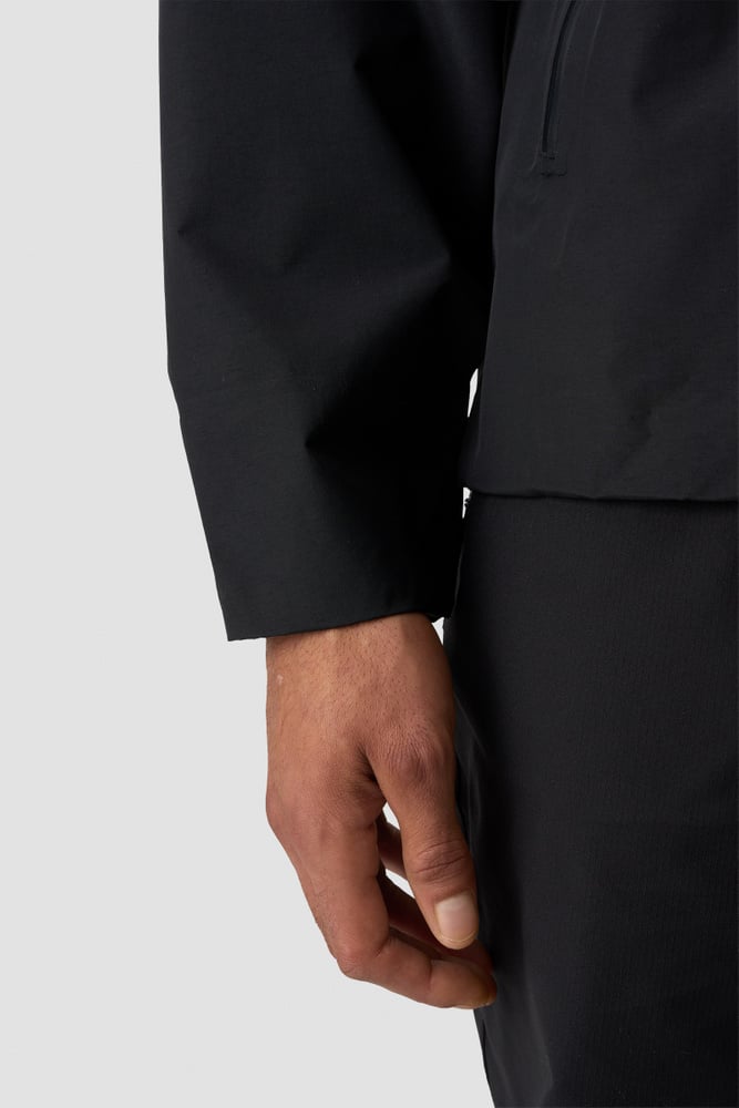 ICIW Essential Shell Jacket Black