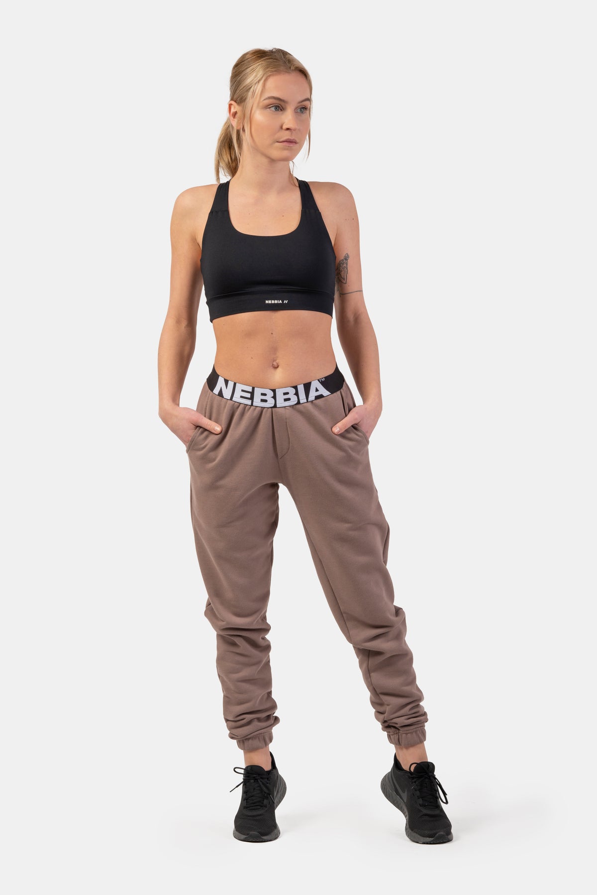 NEBBIA Iconic Mid-Waist Sweatpants, brown