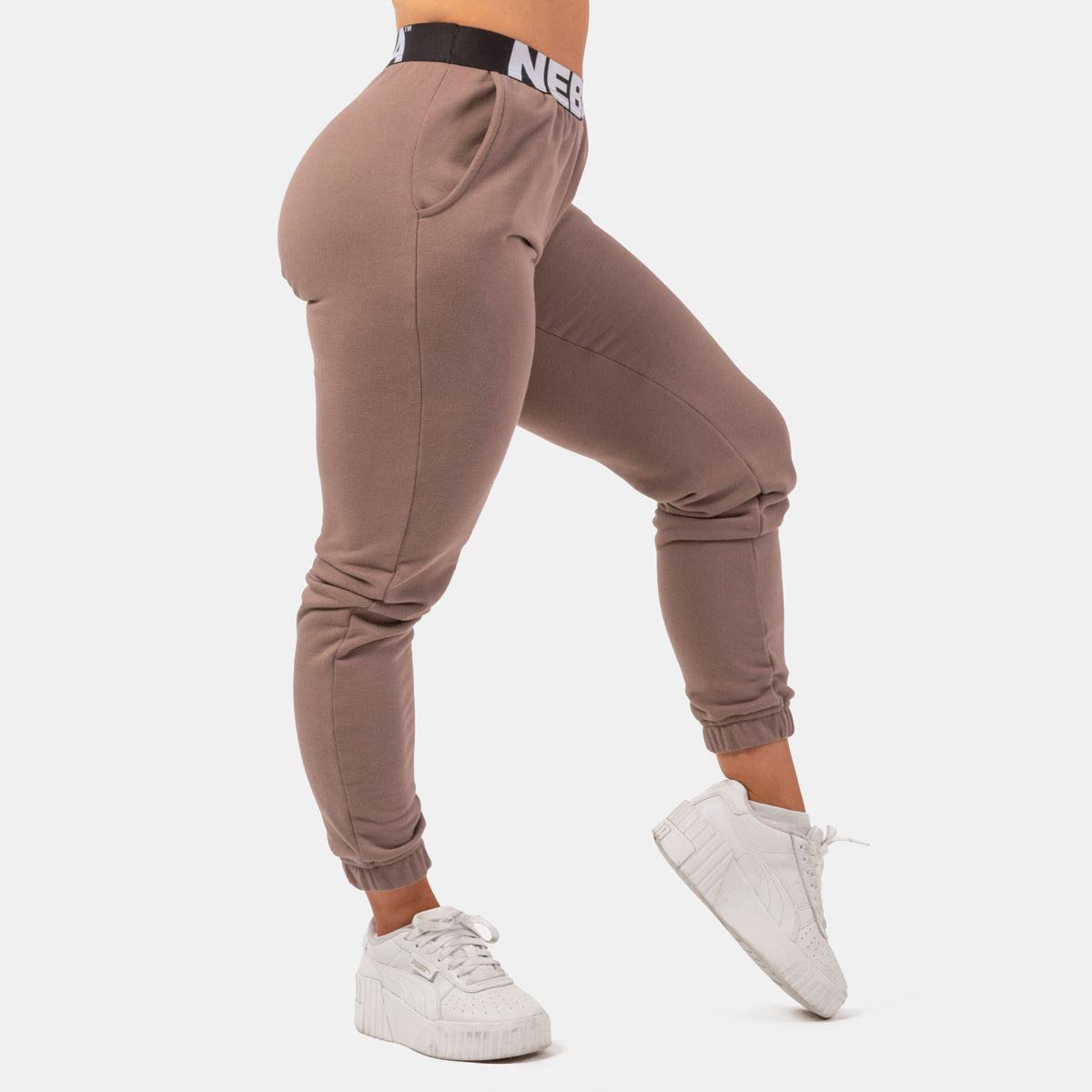 NEBBIA Iconic Mid-Waist Sweatpants, brown
