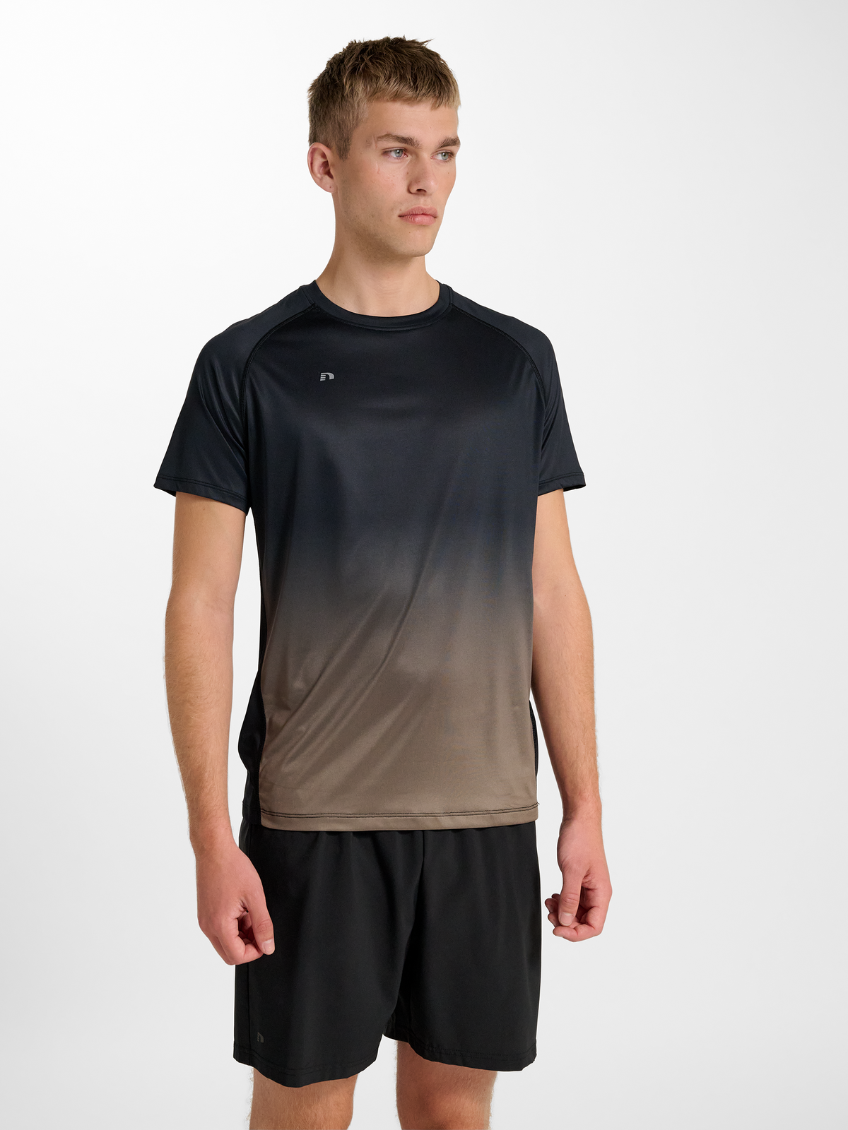 Newline Beat Gradient T-shirt Black Iris