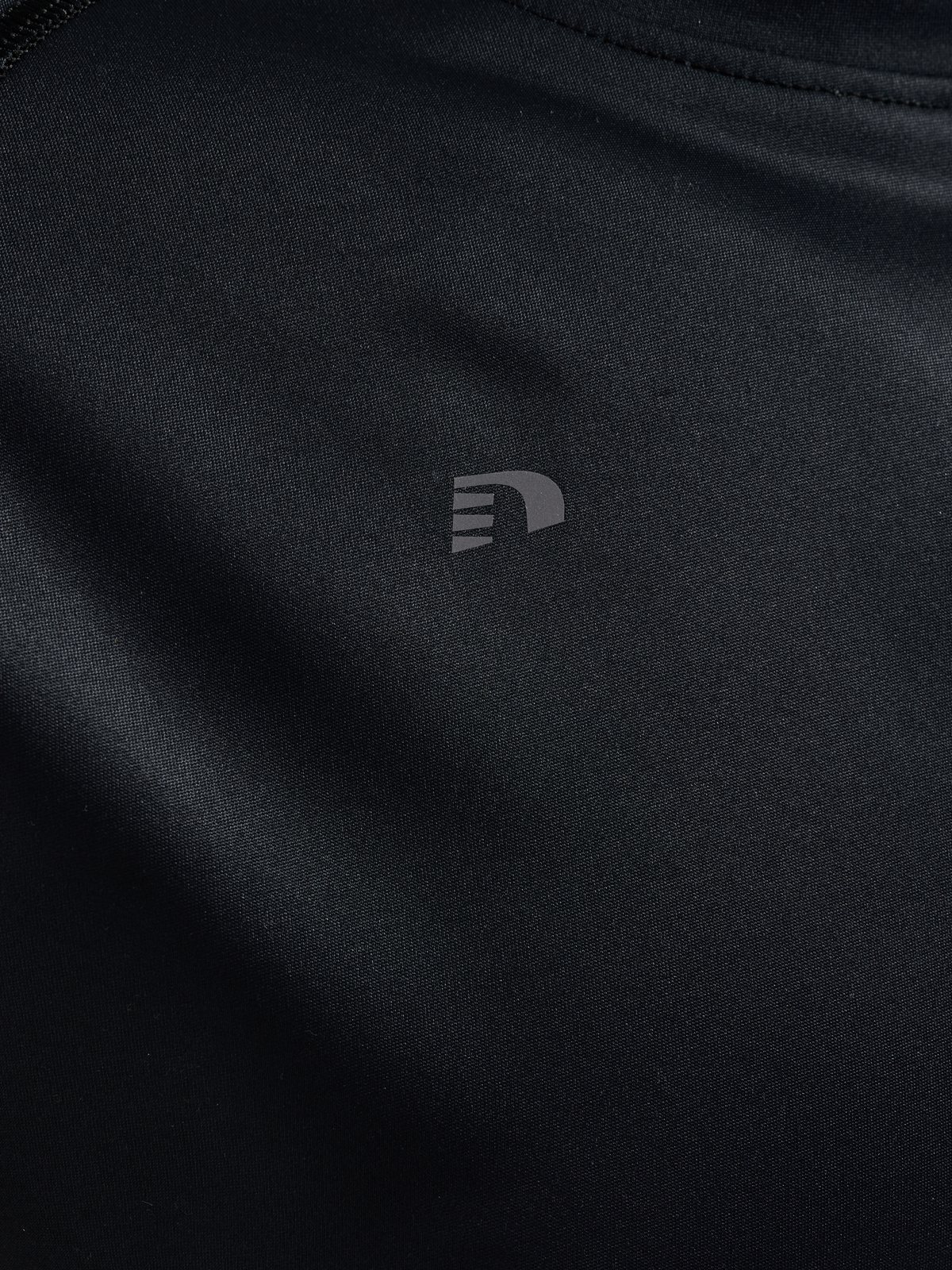 Newline Beat Gradient T-shirt Black Iris