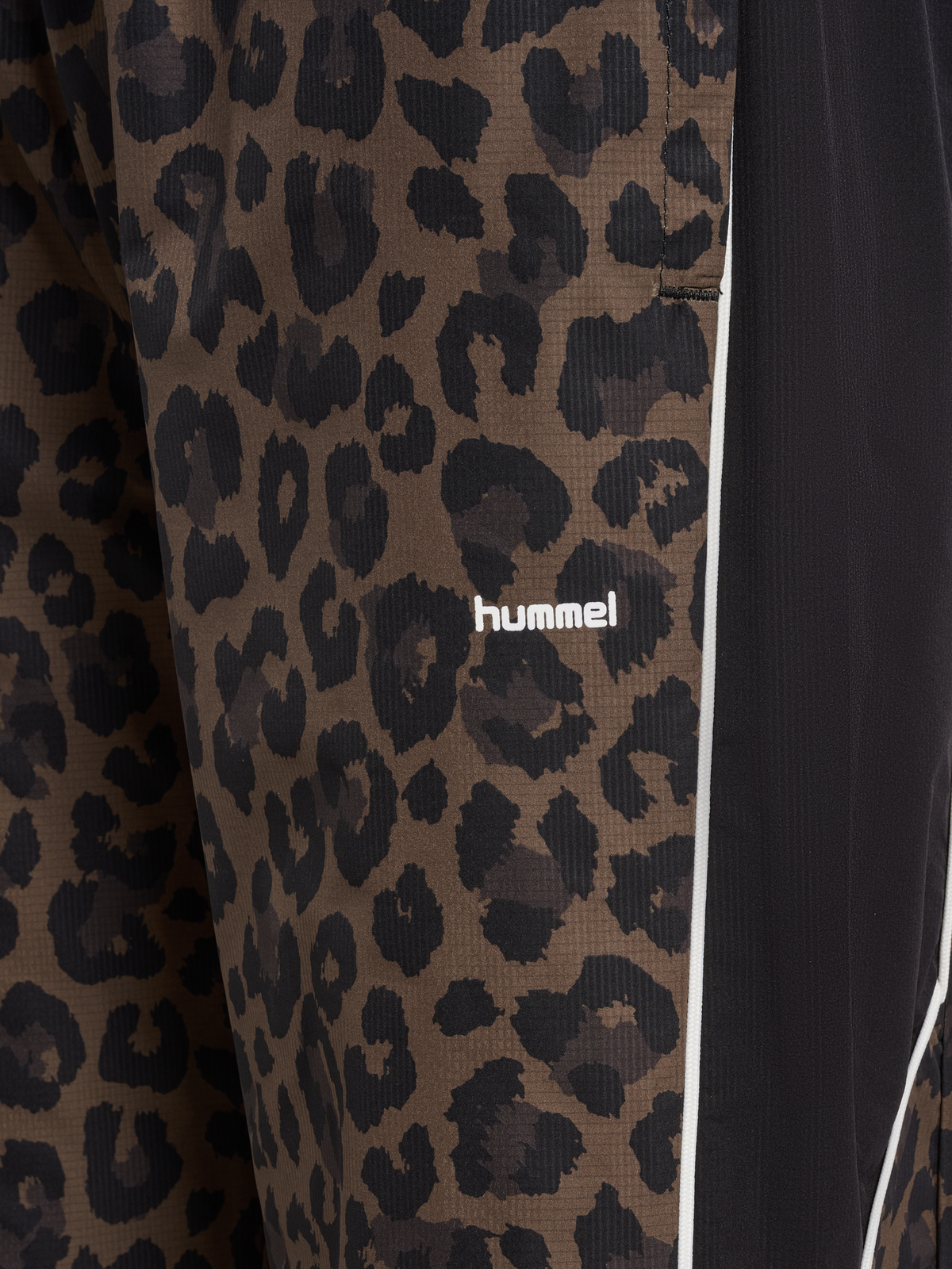 hummel I-D Ripstop Track Pants Leopard