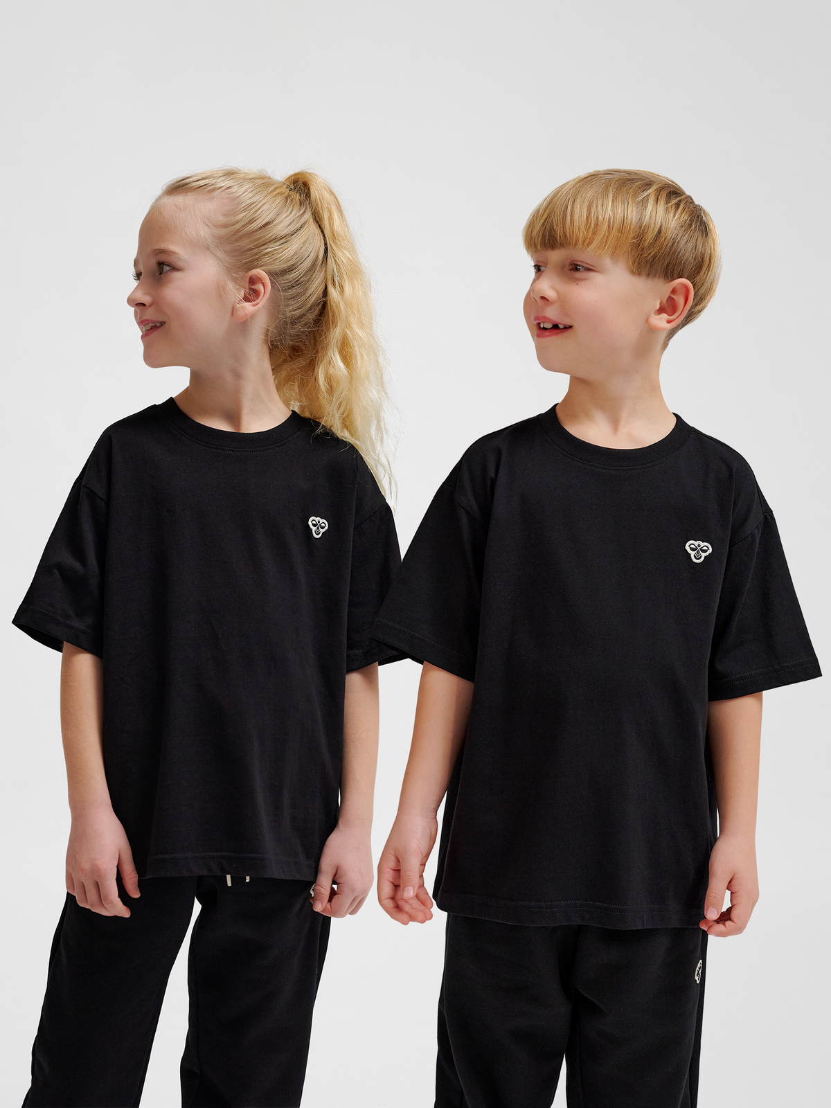 hummel Jr Loose T-shirt S/S Bee Black