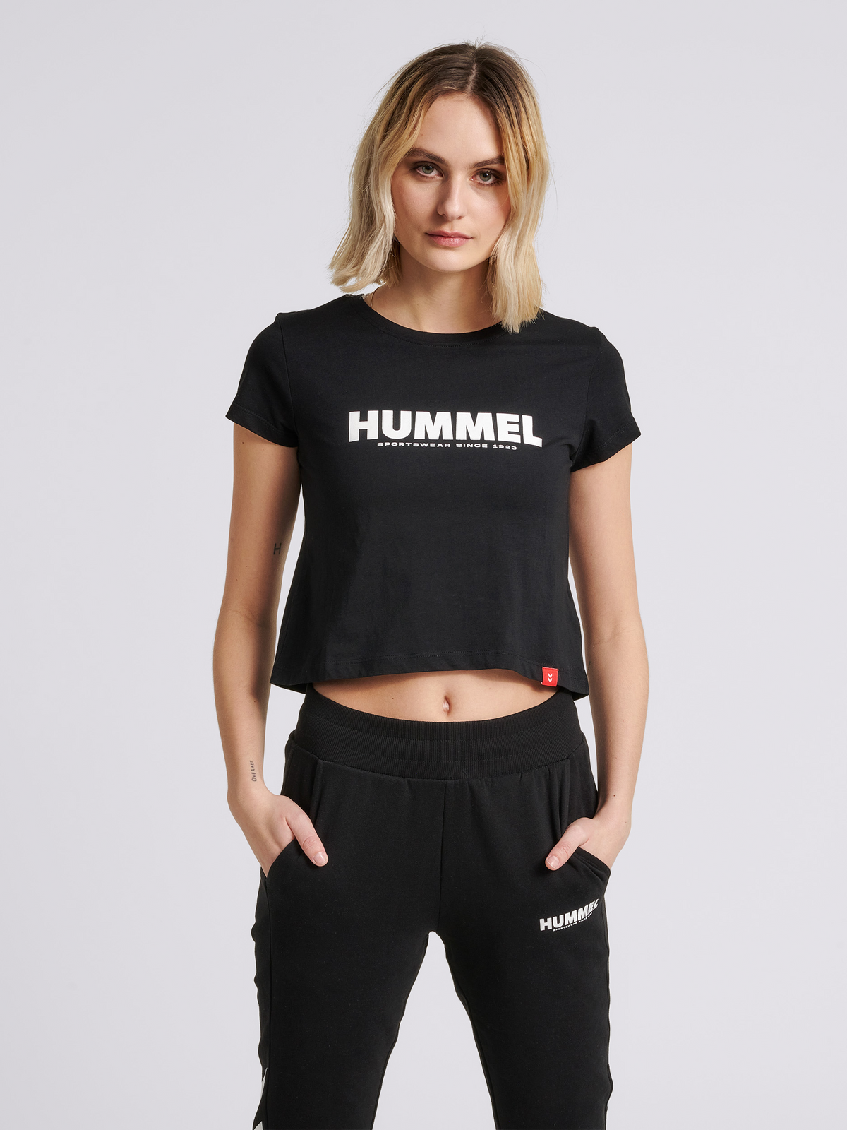 hummel Legacy Woman Cropped T-shirt Black