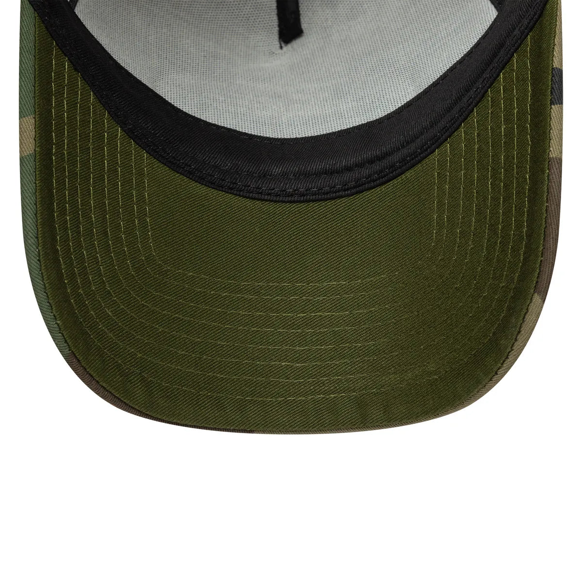 New Era OVAL PATCH CAMO TRUCKER NEWER