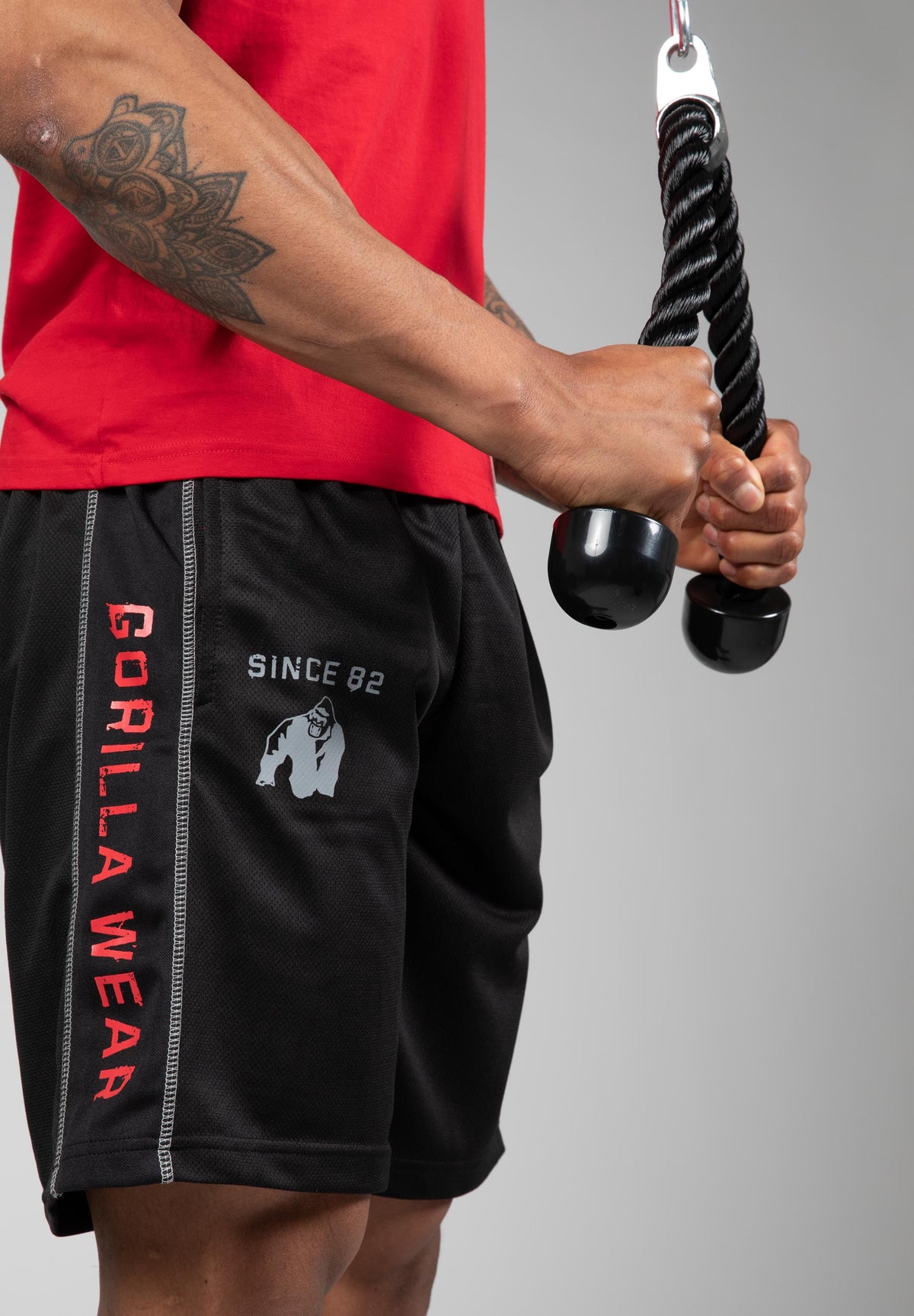 Gorilla Wear Functional Mesh Shorts, black/red