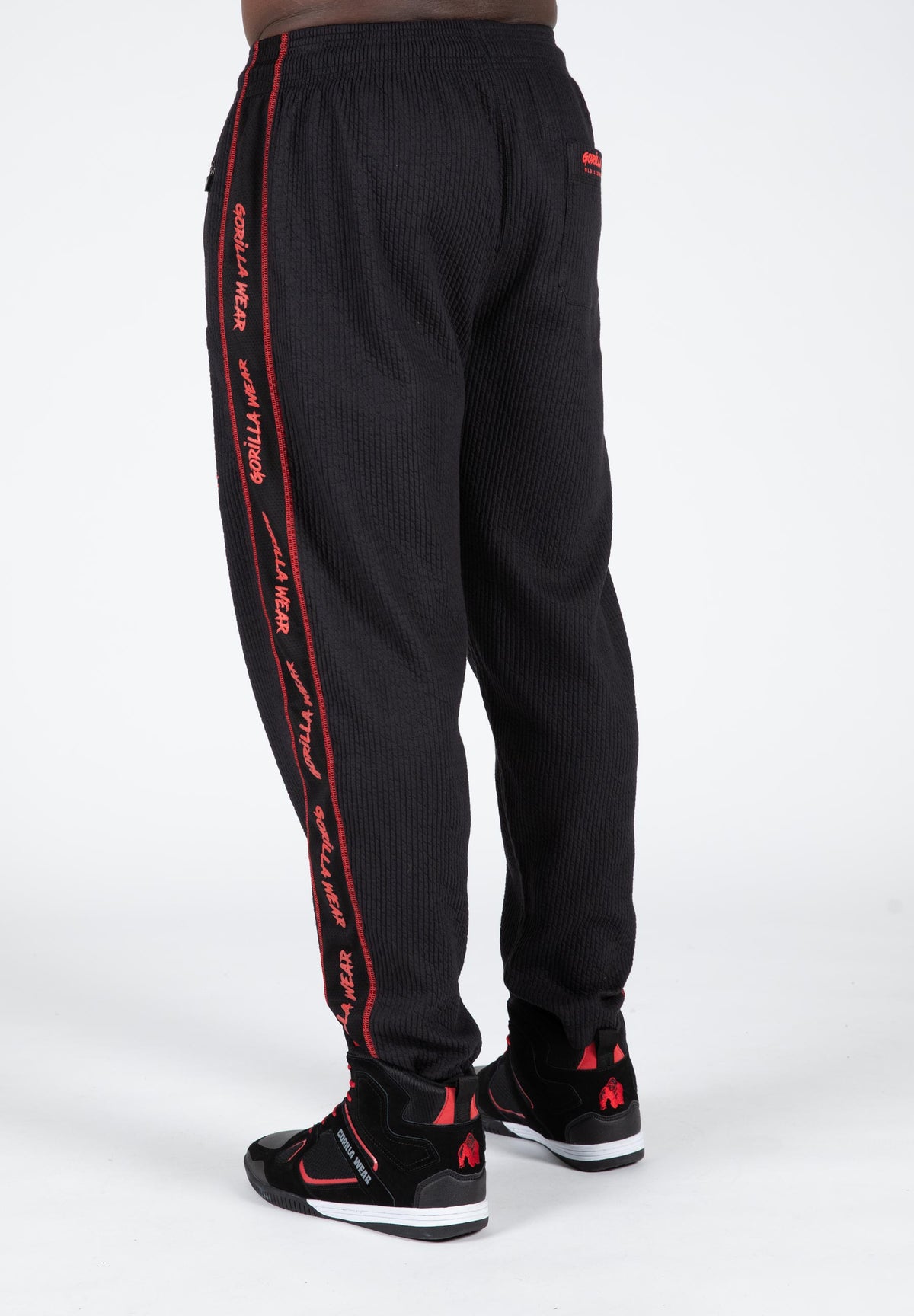 Gorilla Wear Buffalo Old School Workout Pants, black/red