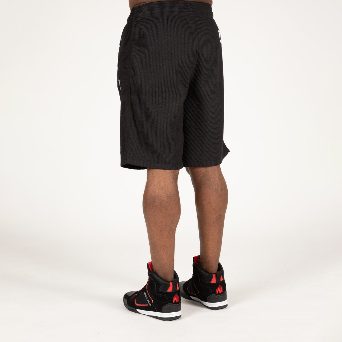 Gorilla Wear Augustine Old School Shorts, black/red