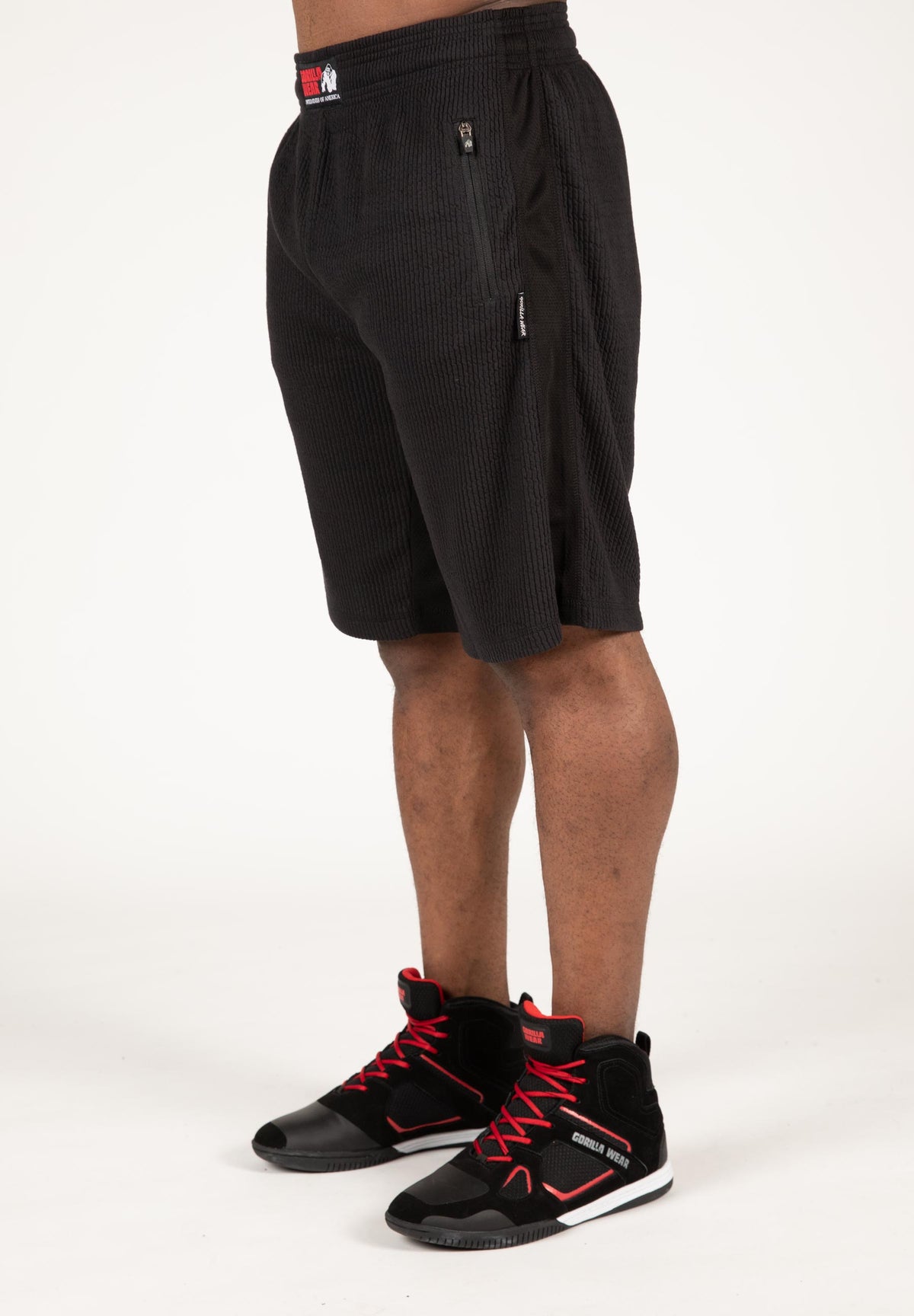 Gorilla Wear Augustine Old School Shorts, black/red
