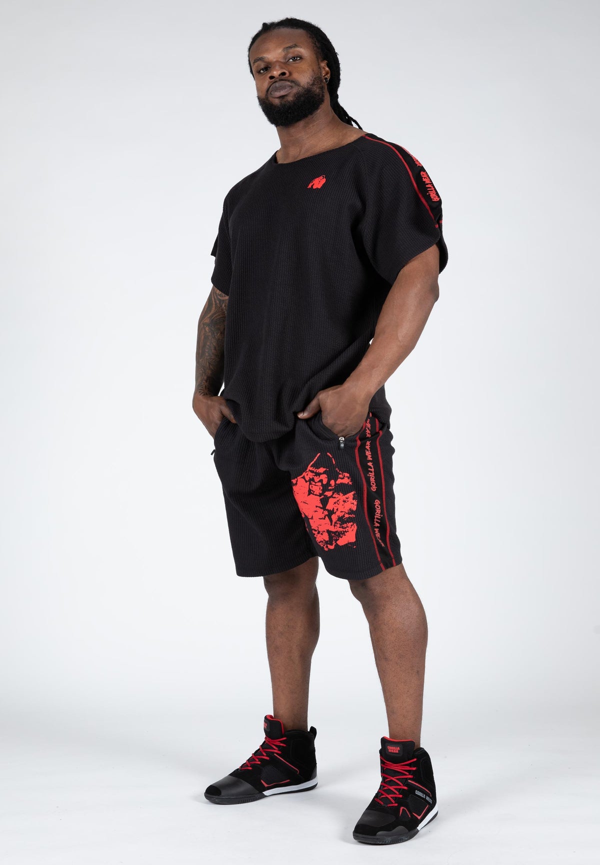 Gorilla Wear Buffalo Old School Workout Shorts, black/red