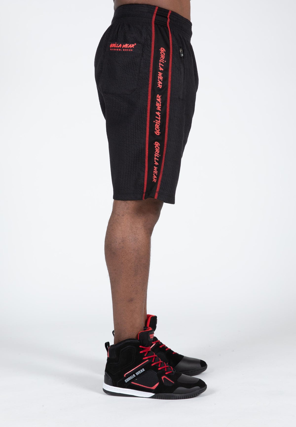 Gorilla Wear Buffalo Old School Workout Shorts, black/red