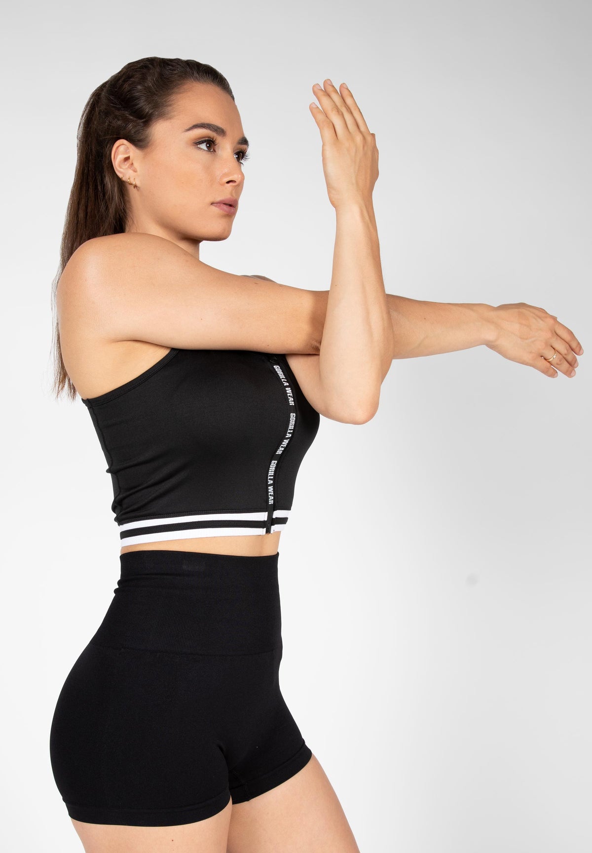 Gorilla Wear Mesa Zip Front Crop Top, black