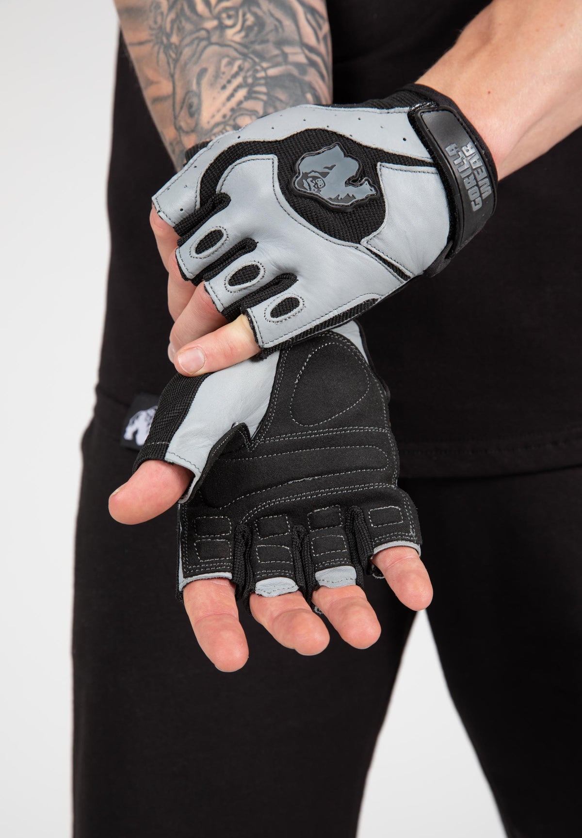 Gorilla Wear Mitchell Training Gloves, black/grey