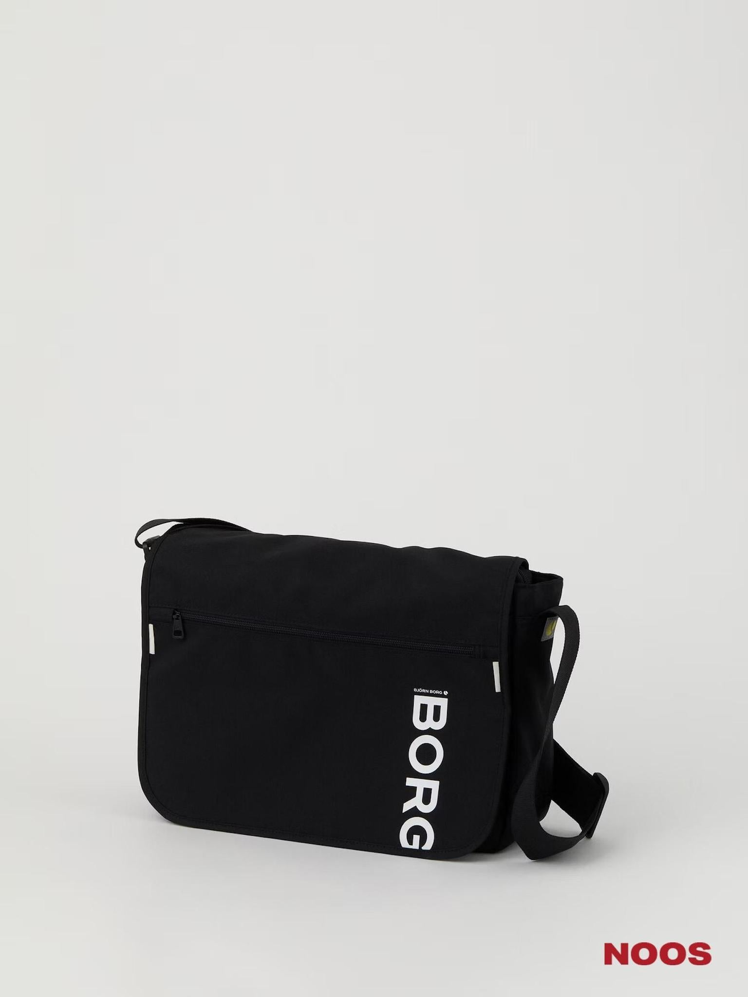BJÖRN BORG Core Flapbag 12l Black Beauty