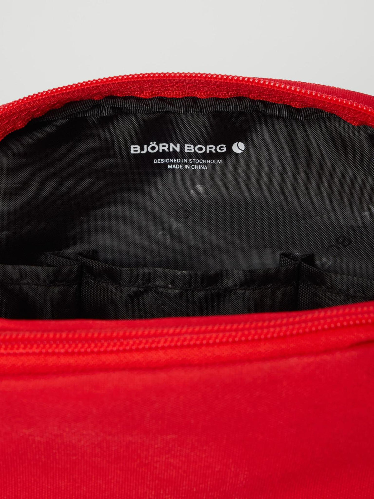 BJÖRN BORG Core Wash Bag Standing Flame Scarlet