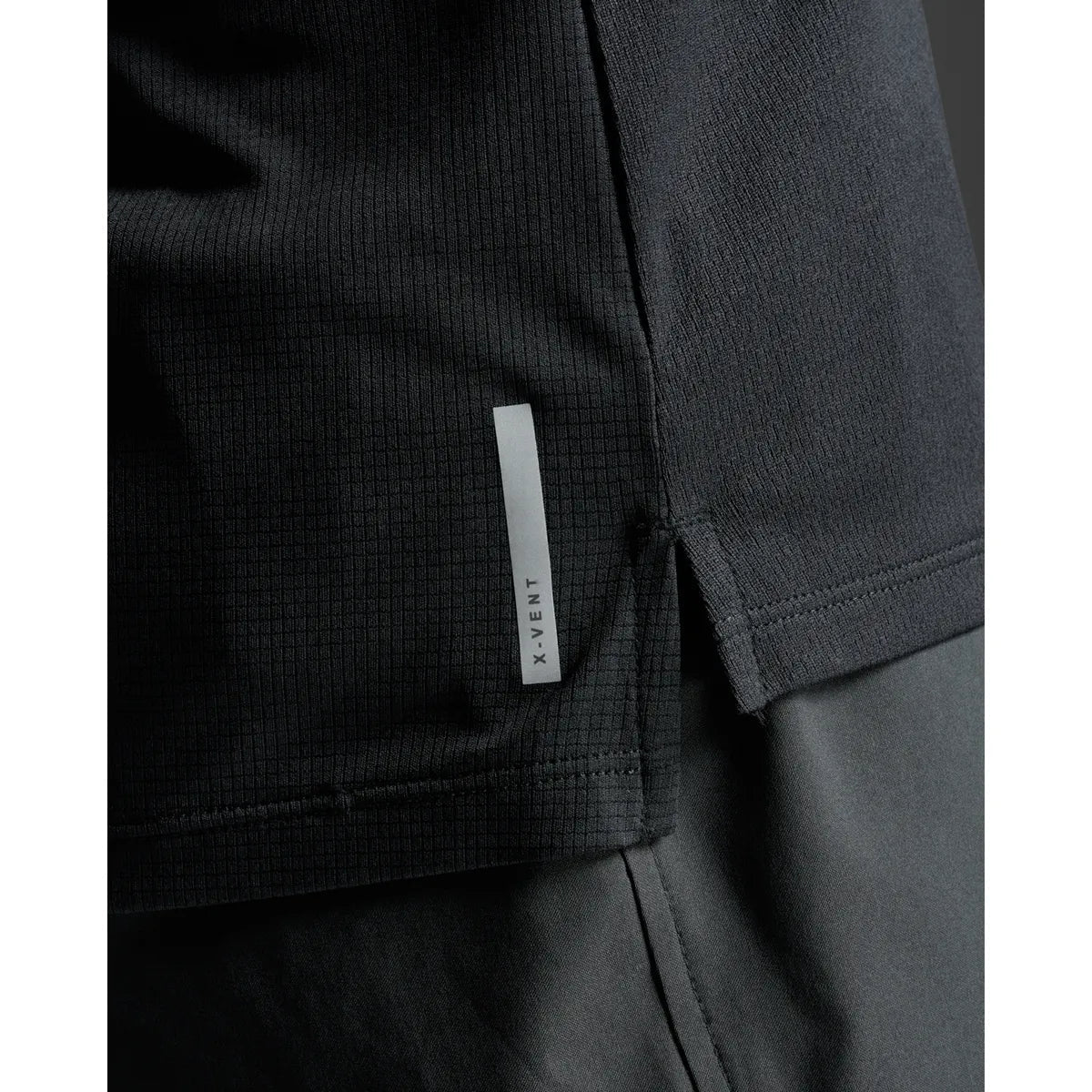 2XU AERO MESH SINGLET Black/Silver Reflective